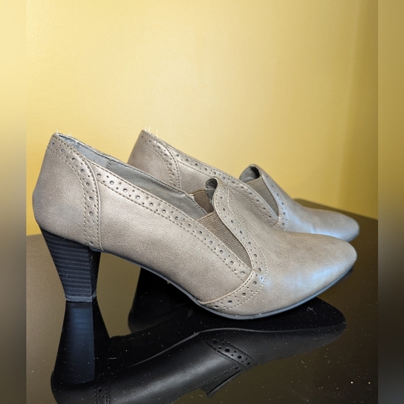 Rialto Shoes - RIALTO Sarvie Size 9  Gray Vegan Leather Ankle Booties Retro Heels